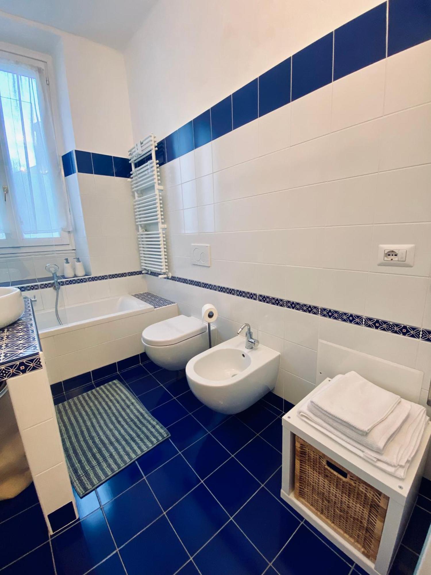 Wanderlust Splendido Appartamento In Centro Pavia Luaran gambar