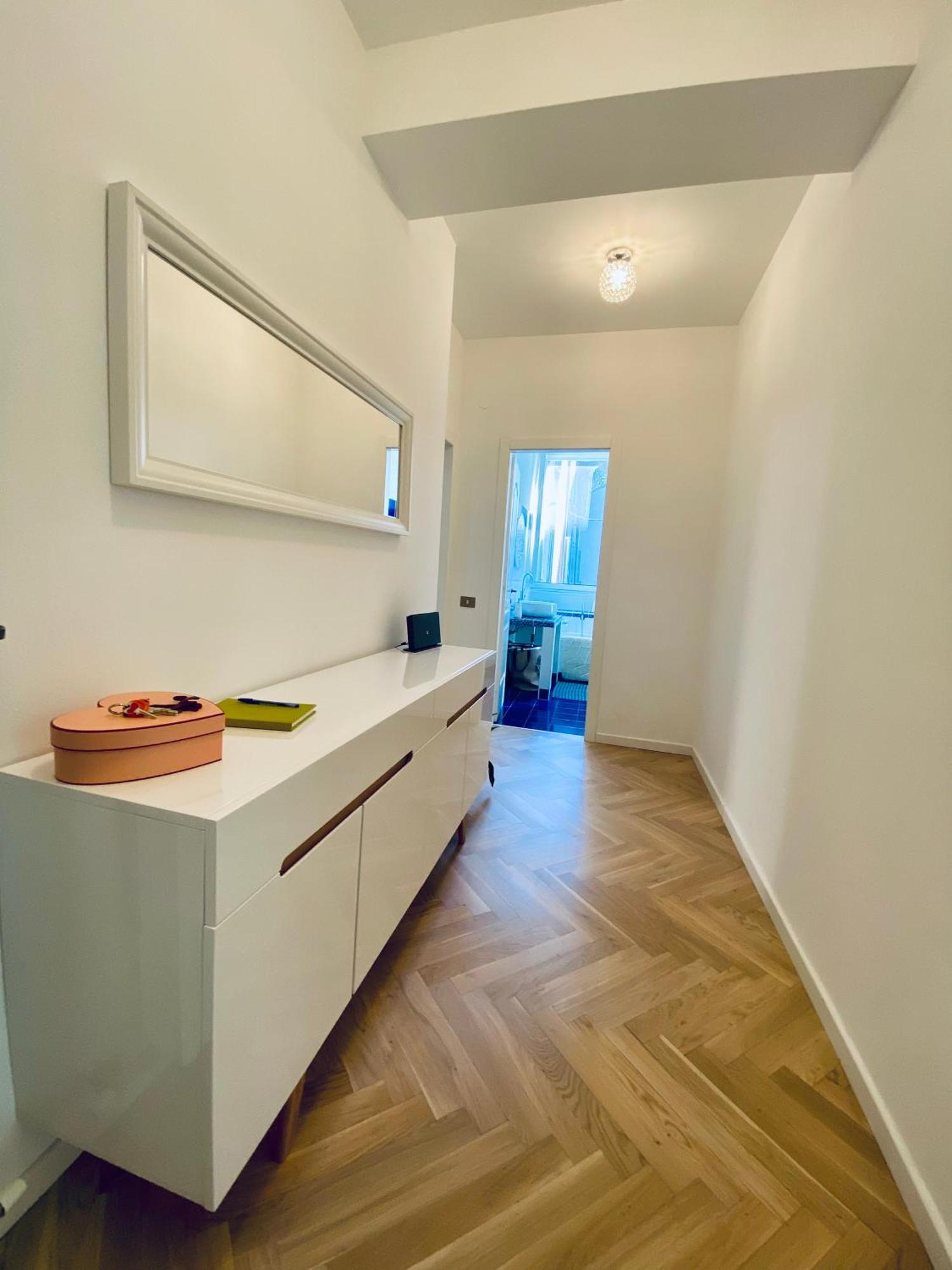 Wanderlust Splendido Appartamento In Centro Pavia Luaran gambar