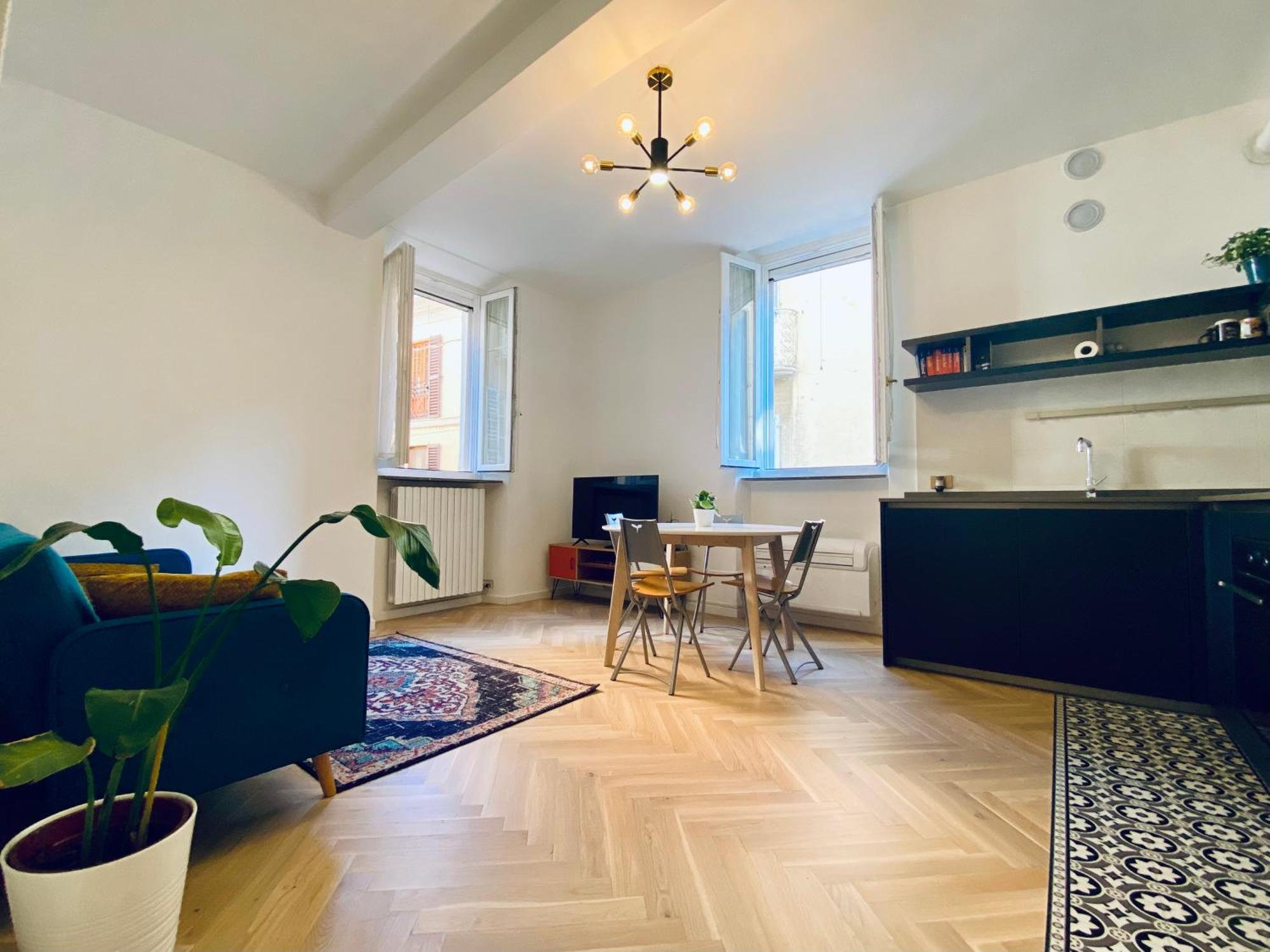 Wanderlust Splendido Appartamento In Centro Pavia Luaran gambar
