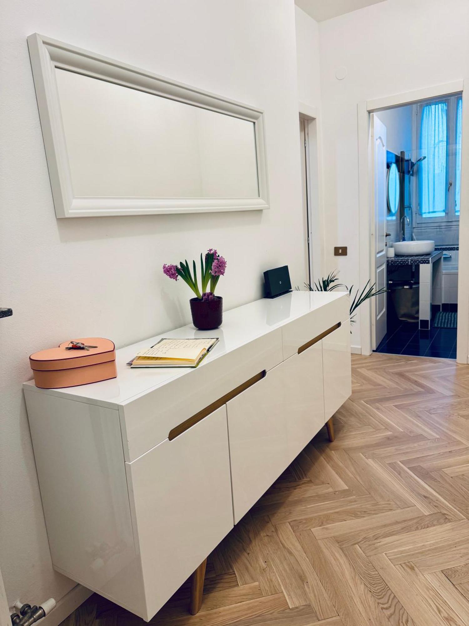 Wanderlust Splendido Appartamento In Centro Pavia Luaran gambar