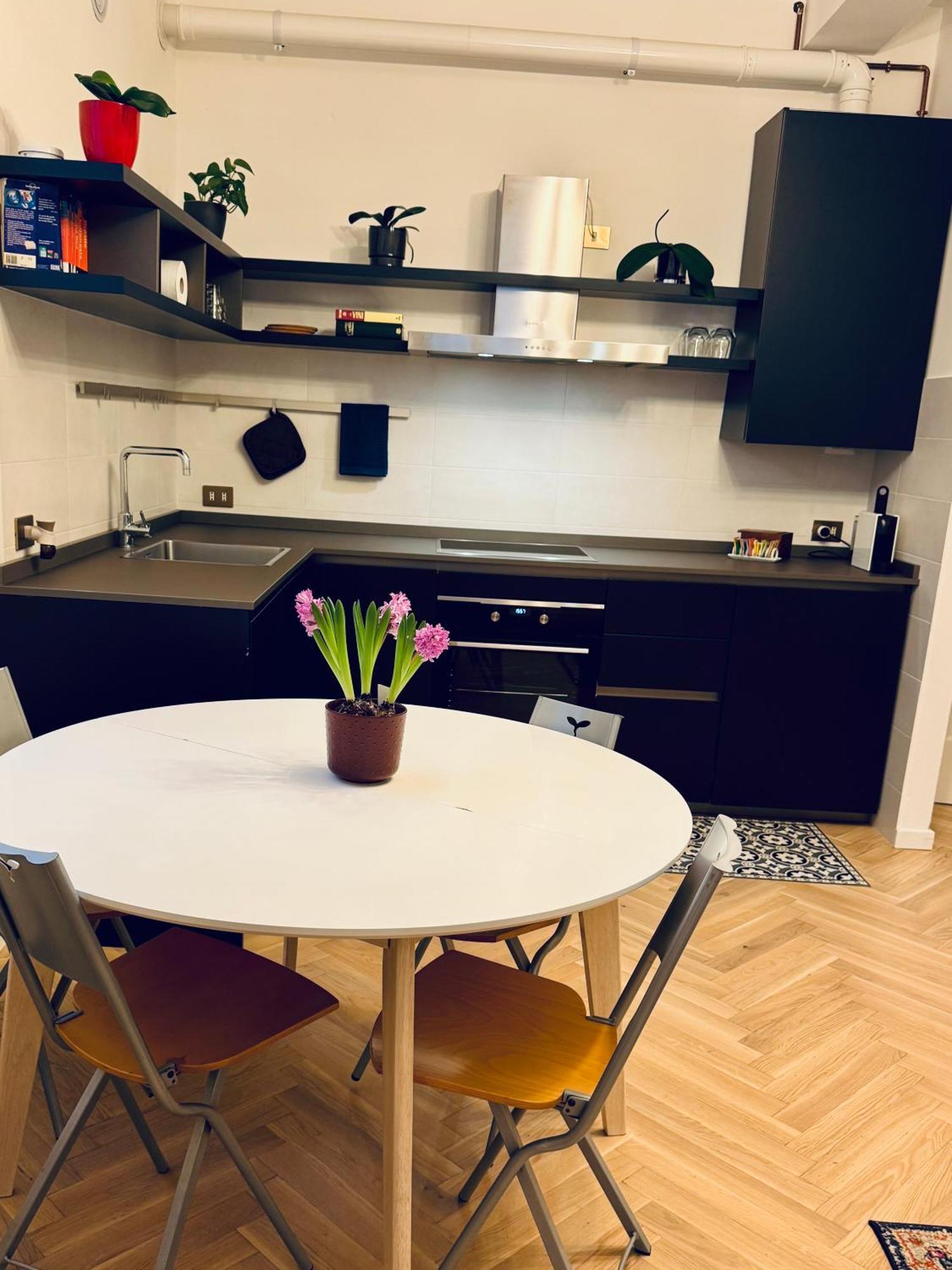 Wanderlust Splendido Appartamento In Centro Pavia Luaran gambar